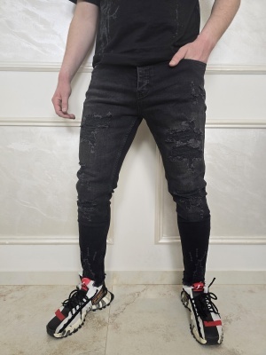 Мъжки skinny fit дънки в черно с накъсан и избелен ефект