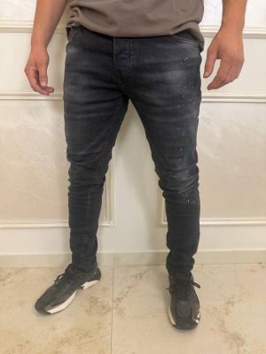 Мъжки дънки в черно Slim Fit с пръски и надран ефект
