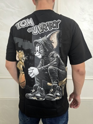 Мъжка тениска в черно с щампа Tom and Jerry
