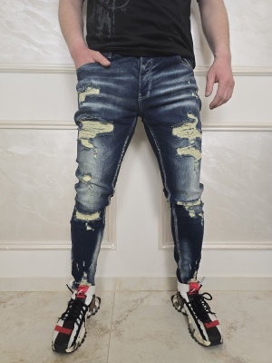 Мъжки skinny fit дънки в тъмносиньо с накъсан и избелен ефект