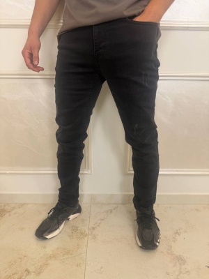 Мъжки дънки в черно Slim Fit с леко надран ефект