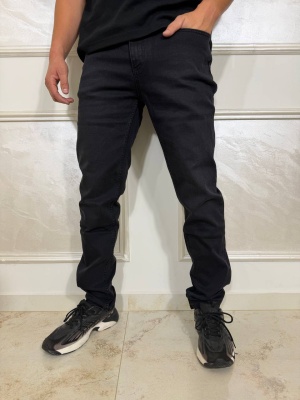 Мъжки дънки в черно с изчистен дизайн Regular fit MD77