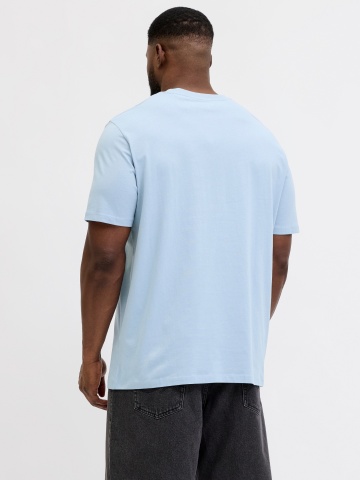 Jack & Jones Plus Tricou barbati big sizes, cu decolteu la baza gatului si imprimeu cu text, Albastru deschis - Img 2