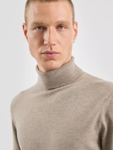 Q/S by s.Oliver Pulover tricotat barbati, cu guler inalt, croiala Regular fit, Maro - Img 3