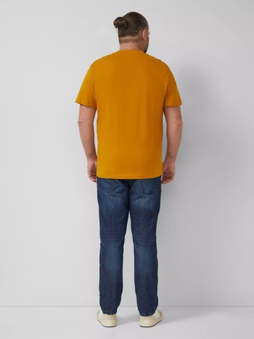 s.Oliver Big Sizes Tricou barbati big sizes, cu decolteu la baza gatului si imprimeu cu text, Galben inchis - Img 2