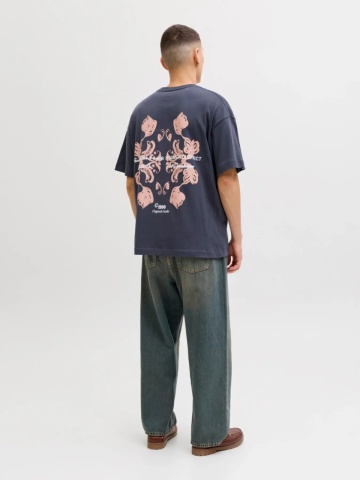 Jack & Jones Tricou barbati, din bumbac, imprimeu pe spate, Loose fit, JORMONTAUK, Gri inchis - Img 7