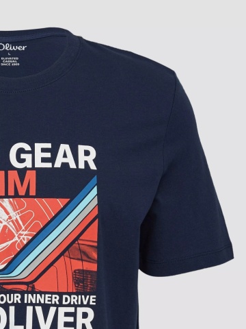 s.Oliver Tricou barbati cu imprimeu text Unleash your inner drive, croiala Regular Fit, Bleumarin inchis - Img 7