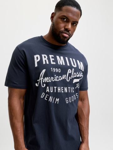 Jack & Jones Plus Tricou barbati big sizes, cu decolteu la baza gatului si imprimeu cu text, Bleumarin inchis - Img 3