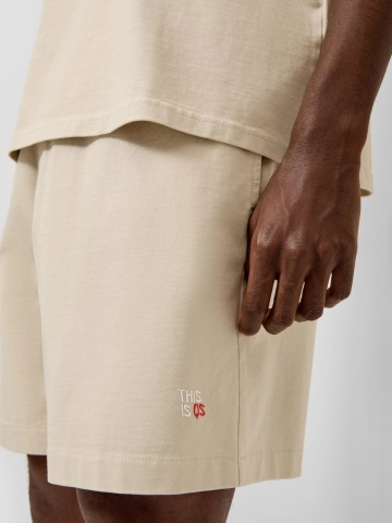 Q/S by s.Oliver Pantaloni scurti de trening barbati, din jerseu gros, cu talie medie, Regular fit, Crem - Img 3