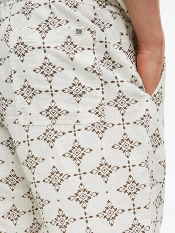 s.Oliver Pantaloni scurti barbati, cu talie medie, din bumbac, cu imprimeu, Resort fit, Detroit, Alb - Img 3