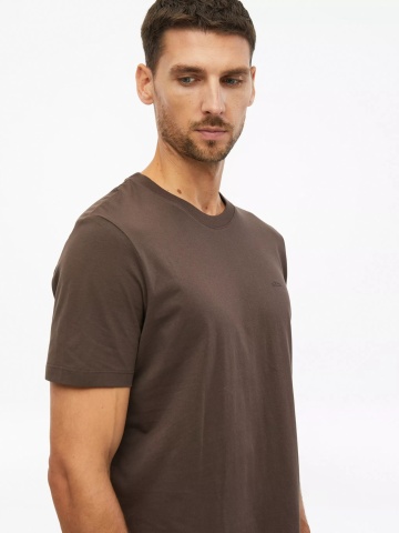 s.Oliver Tricou barbati din bumbac, cu decolteu la baza gatului, Regular fit, Maro - Img 3