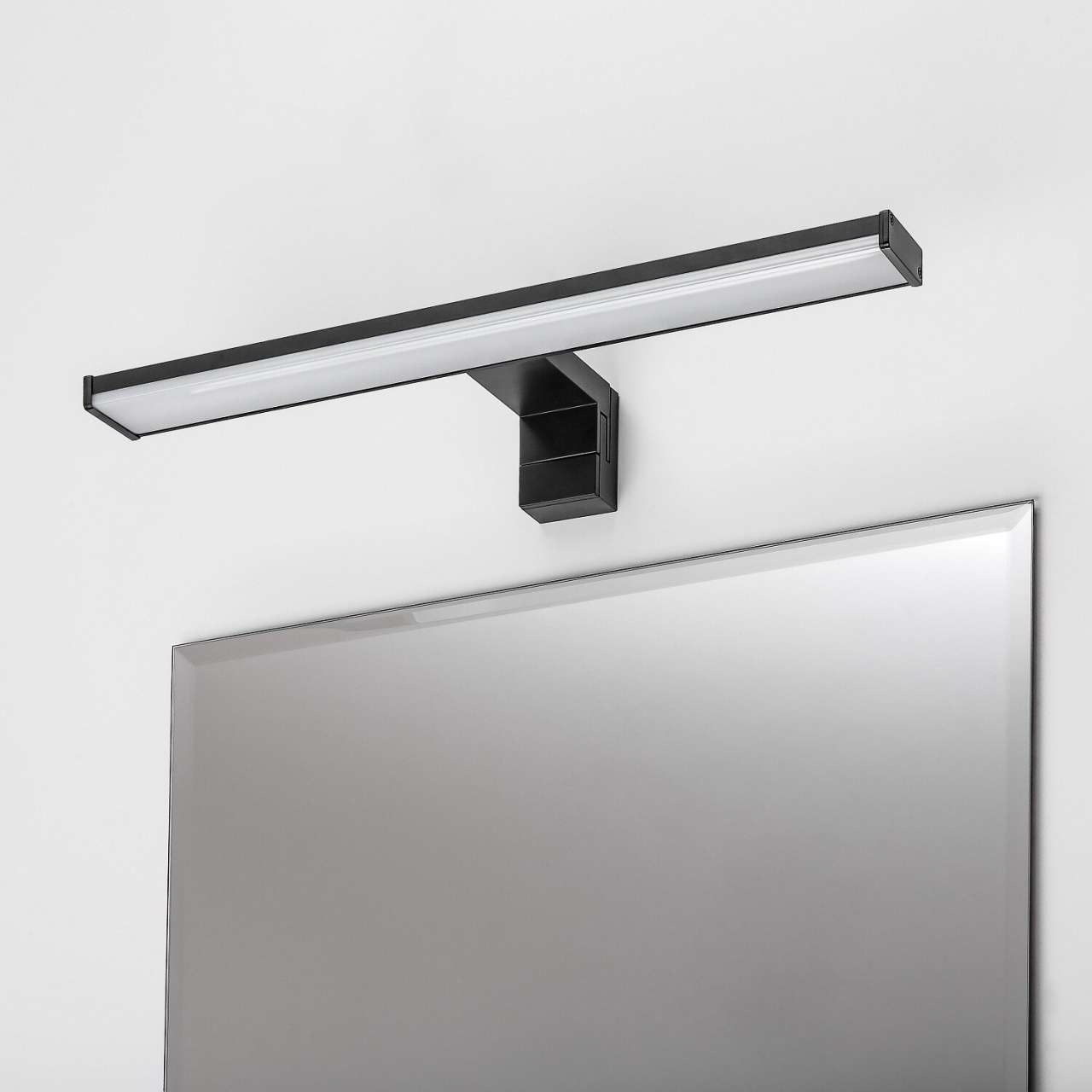 Aplica LED Seyra, 8W, 650 lm, lumina neutra (4000 K), IP44, neagra, Rabalux