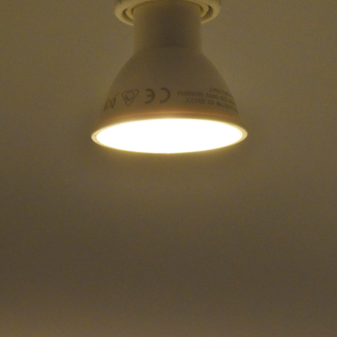 Bec LED 7W(33W) Optonica, GU10, 500 lm, lumina calda (2700K), dimabil, clasa energetica G - imagine 7