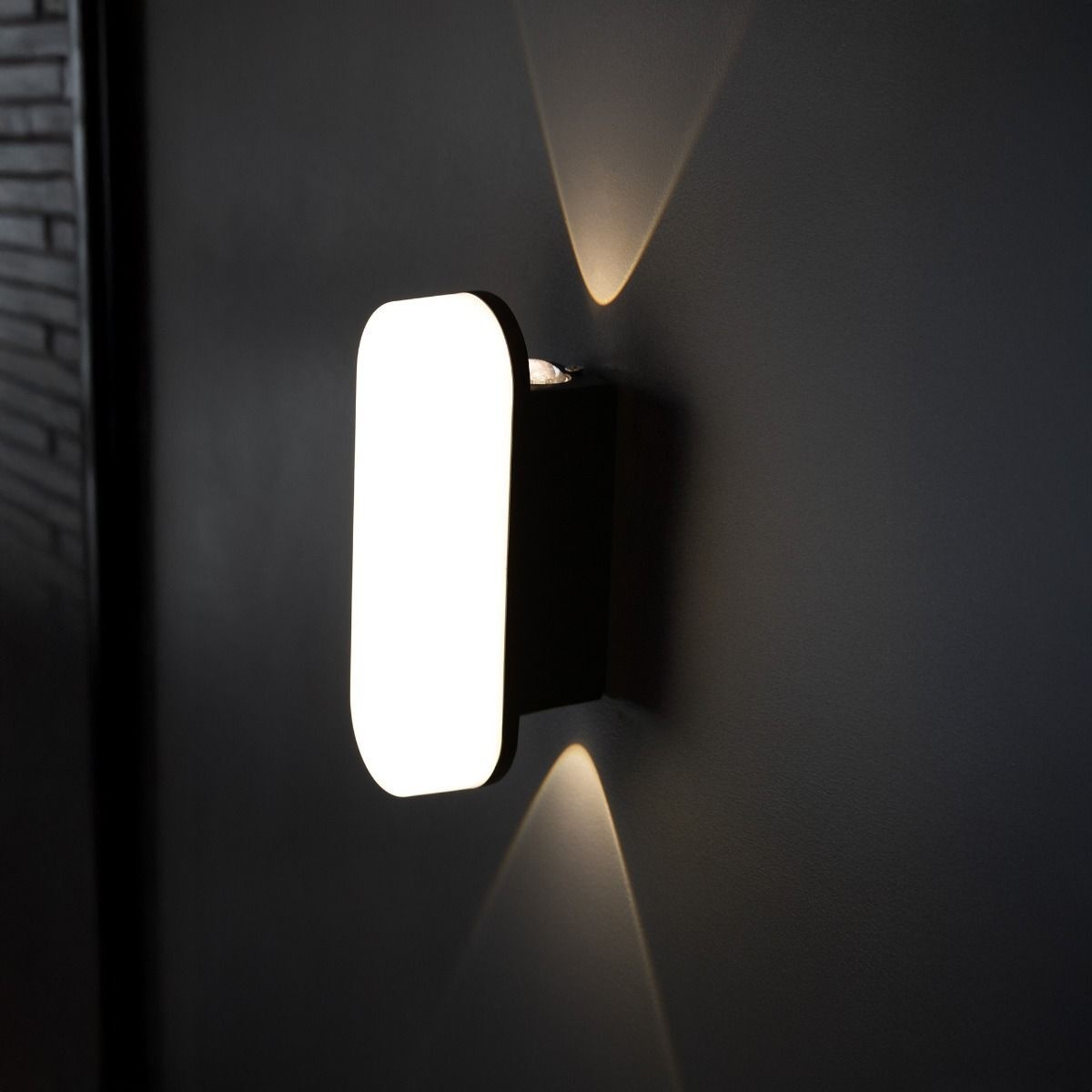 Aplica LED Fly 1, 7W, lumina neutra(4000 K), neagra, Klausen