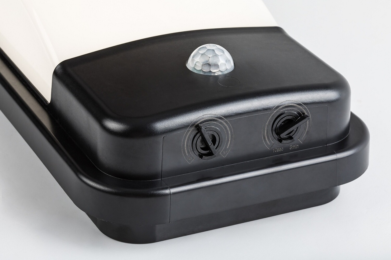 Aplica LED exterior Matzen, 20W, 1860 lm, lumina neutra (4000 K), senzor infrarosu, IP65, neagra, Rabalux - Imagine 2