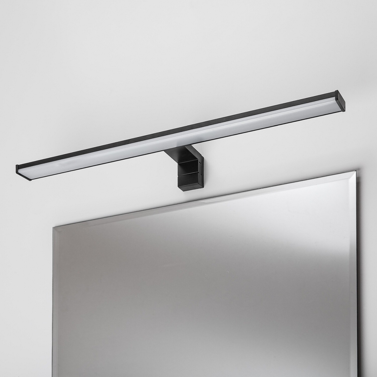 Aplica LED Seyra, 12W, 910 lm, lumina neutra (4000 K), IP44, neagra, Rabalux