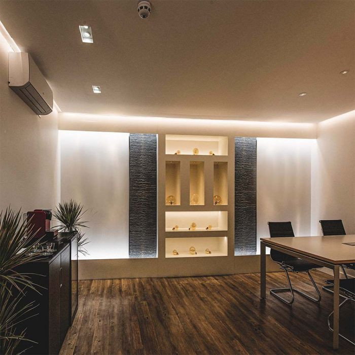 Banda led SMD 2835 running water, lumina neutra (4000K), 10W/m, 800lm/m, 120 leduri/m, 24V, IP20, rola 10 metri, V-TAC - imagine 5