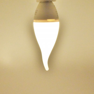 Bec LED flacara 4W (30W), E14, C37T, 320 lm, lumina calda (2700K), opal, V-TAC