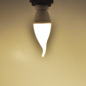 Bec LED flacara 5.5W (40W) cip Samsung, E14, C37T, 470 lm, lumina calda (3000K), opal, V-TAC