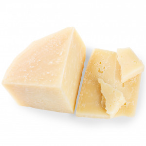 Brânză tip parmezan de capră (cca. 500 g)
