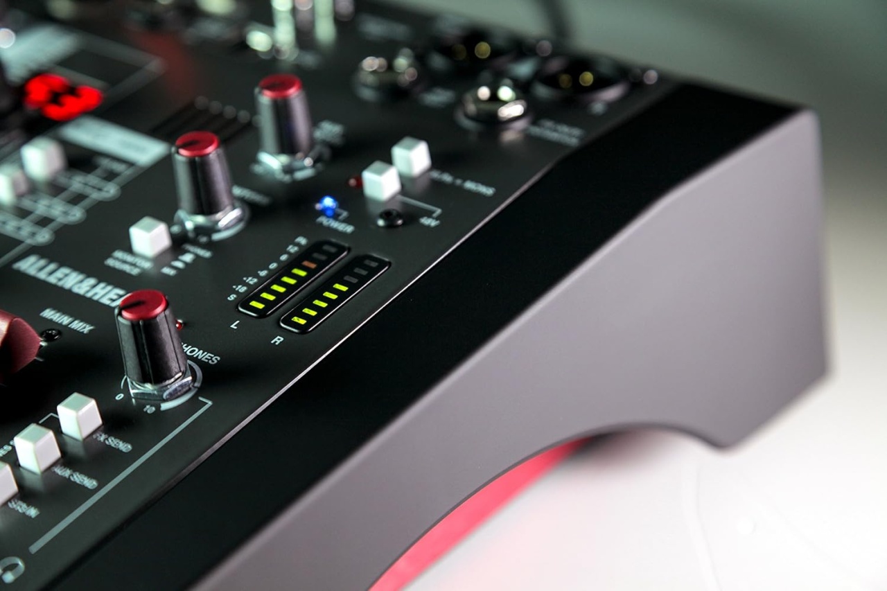 Allen & Heath ZEDi-10FX – Mixer audio cu USB 4×4 și efecte