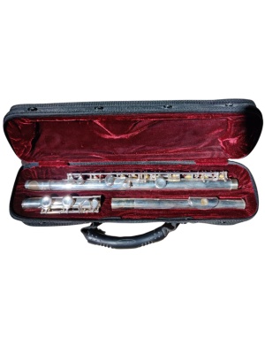 Flaut Amati AFL 223-OT – Flaut Transversal cu Găuri Deschise și Clapa Sol Aliniată