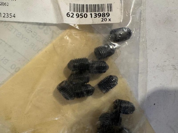 Elemente de asamblare - SculeDiverse