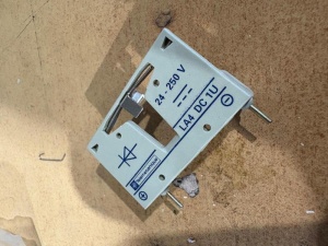 BLOC ANTIPARAZITAR LA4-DC1U