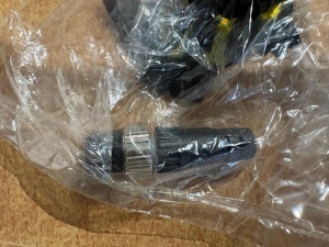 CONECTOR PENTRU DISPOZITIV DE RETEA