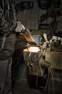 Banda abraziva ingusta hidrorezistenta CS 411 Y Klingspor