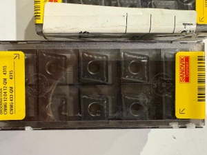 PLACUTA CMS-CNMG 120412 QM GC4015