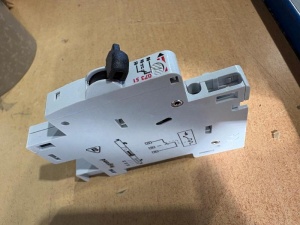 CONTACT AUXILIAR SEMNAL DE DEFECT INVERS