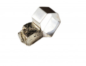 Inel din argint in design contemporan, cu cristal de pirita, Corina Mardari