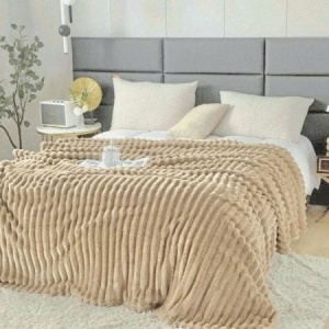 Patura Cocolino pufoasa cu dungi 200 x 230 cm, bej