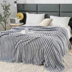 Patura Cocolino pufoasa cu dungi 200 x 230 cm, gri