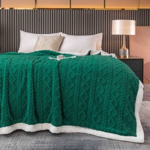 Patura cu blanita, model tricotat 200 x 230 cm, verde inchis