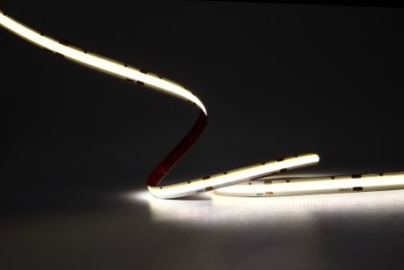 Banda LED COB aprinsa