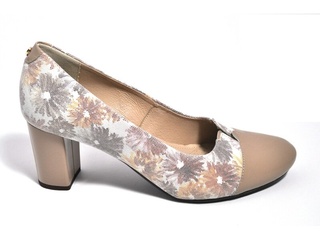 Pantofi bej cu varf de lac si motive florale din piele naturala M Shoes DP40 - Img 2