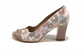 Pantofi bej cu motive florale din piele naturala M Shoes - Img 5