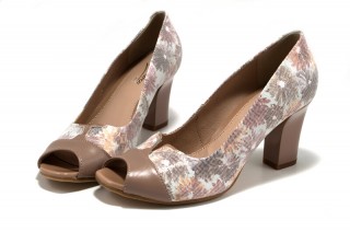 Pantofi bej cu motive florale din piele naturala M Shoes - Img 6