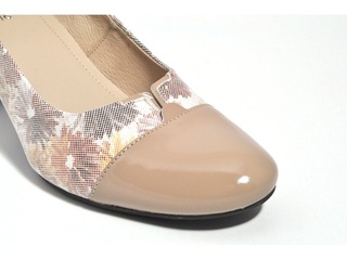 Pantofi bej cu varf de lac si motive florale din piele naturala M Shoes DP40 - Img 4