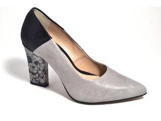 Pantofi crem cu aplicatii florale din piele naturala M Shoes DP33