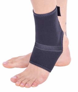 Triamed Orteza de glezna mobila cu inchidere posterioara Anklefix Confort, marimea 3 (cod SRT311)