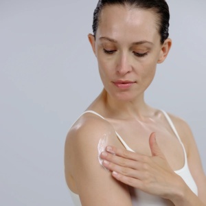 Ivatherm Ivahidra+ Balsam Intens Relipidant x 400ml - Img 2