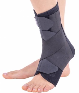 Triamed Orteza de glezna mobila cu atele metalice Anklefix Strong, marimea 1 (cod SRT313)