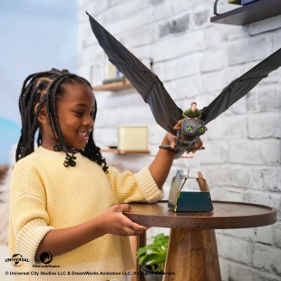 CUM SA ITI DRESEZI DRAGONUL FIGURINA DRAGON TOOTHLESS ZBURATOR CU TELECOMANDA - Img 3