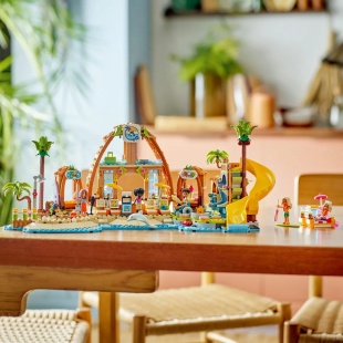 LEGO FRIENDS STATIUNE DE PE LITORAL PENTRU VACANTA CU FAMILIA 42673 - Img 5