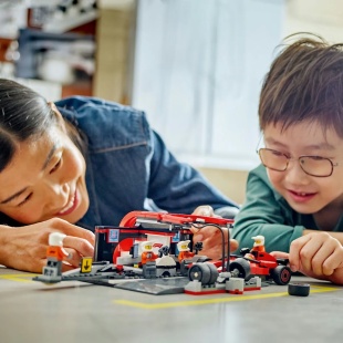LEGO CITY BOXA SI MECANICI F1 CU MASINA FERRARI 60443 - Img 3