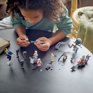 LEGO STAR WARS PACHET DE LUPTA CLONE TROOPER SI DROID DE LUPTA 75372 - Img 3