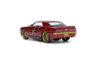 JADA BATMAN SET FIGURINA ROBIN SI MASINUTA METALICA CHEVROLET CAMARO 1967 SCARA 1:32 - Img 4